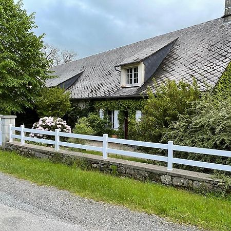 Une Pause En Correze Sarroux エクステリア 写真
