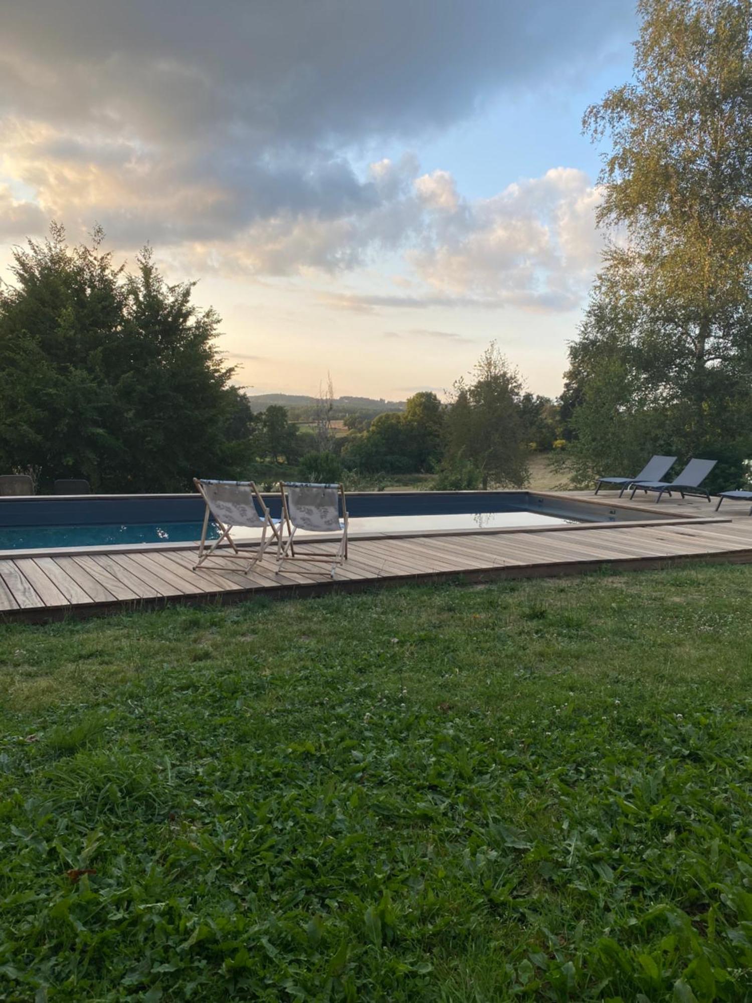 Une Pause En Correze Sarroux エクステリア 写真